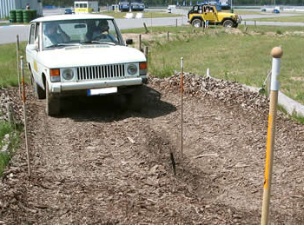 Range Rover Classic auf einem Waldweg-Modul